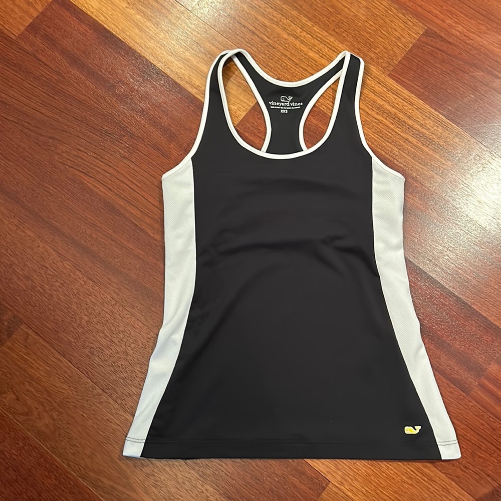 Vineyard vines women’s athletic top